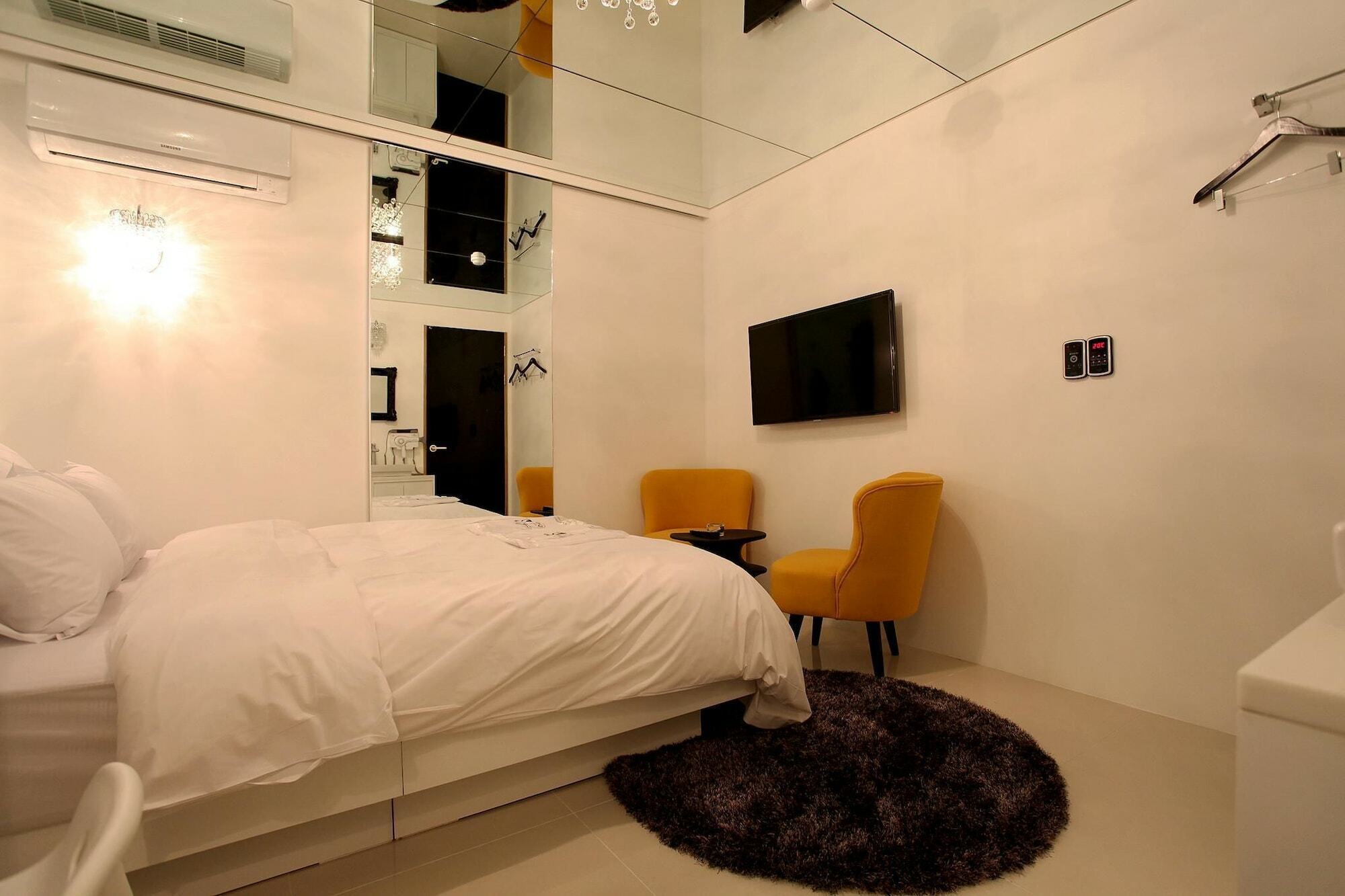 Lush Hotel Seoul Ngoại thất bức ảnh